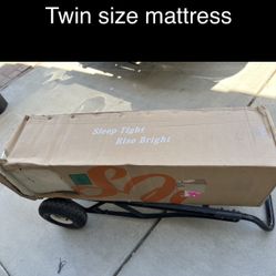 Brand New. Twin Size Mattress. 8” Hybrid MemoryFoam/innerspring 