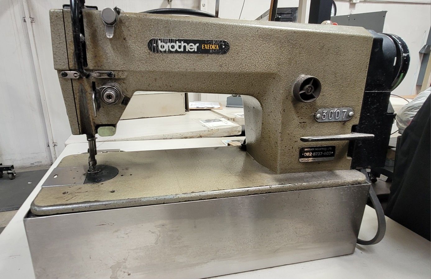 Brother Industrial Sewing Machine With Table