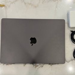 Apple MacBook Pro 16” M3 Max 64GB RAM 2TB SSD Space Black 2023 + Charger