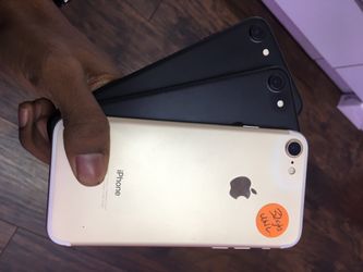 iPhone 7 32GB / 128GB Factory/ GSM Unlocked Excellent Condition
