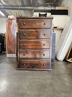 Dresser