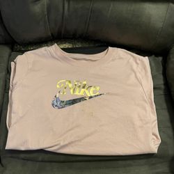Women’s Nike T-Shirt Size Large