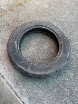 Motorcycle tire