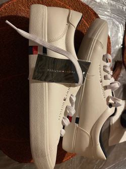 NEW Tommy Hilfiger Men’s low top white sneakers size 11