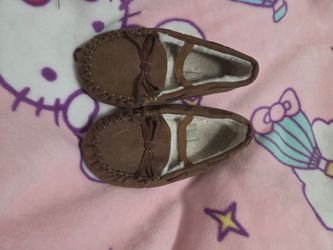 Girl shoes