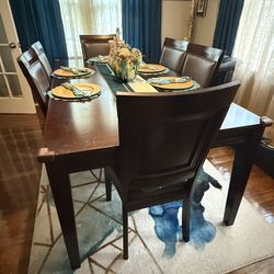 7 Piece Dining Room Set For Sale - Very Good Condition… Lightly Used 
