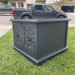 Coffee table with storage 