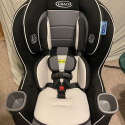 Graco Extend2Fit Convertible Car Seat OBO