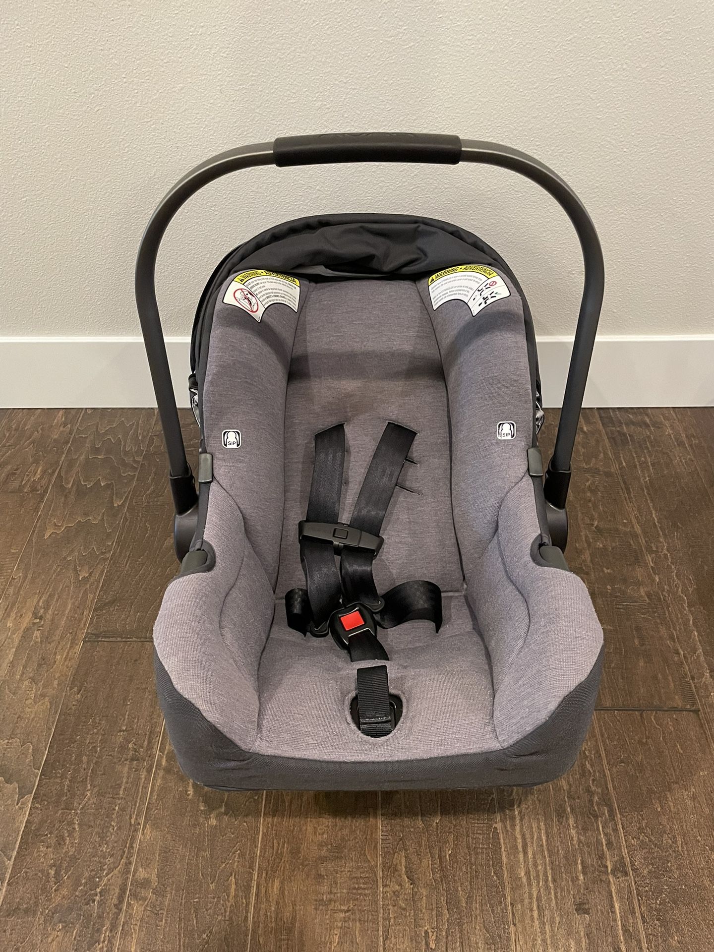 Nuna PIPA™ Car Seat and Base