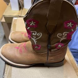Girls boots