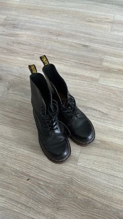 Doc martens size 6 - cash only