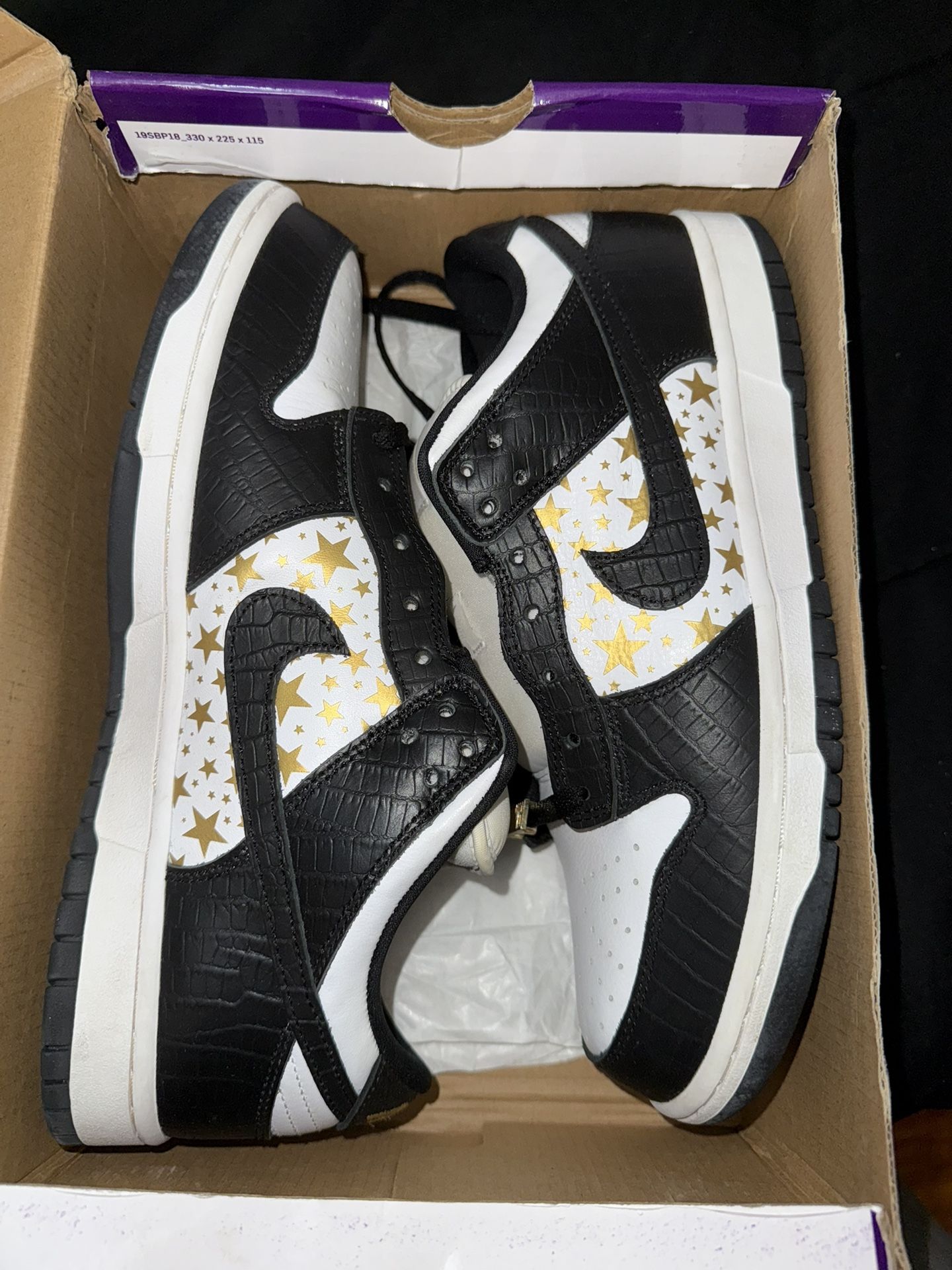 Nike SB Dunk Low Supreme Black Star