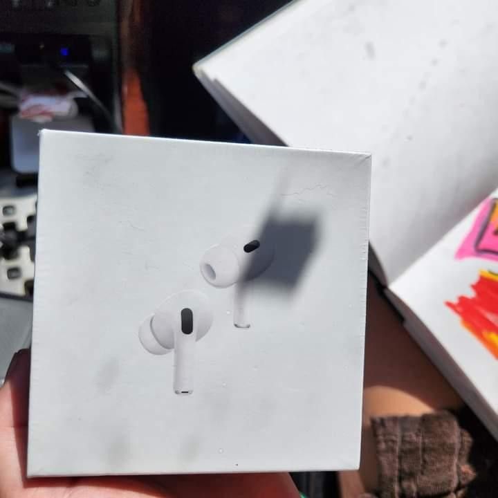 Apple Airpods 2nd Generation With Mag Safe