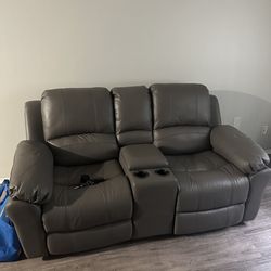 Couch - Recliner 