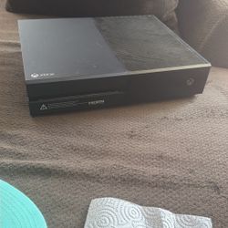 Xbox One With Controller 