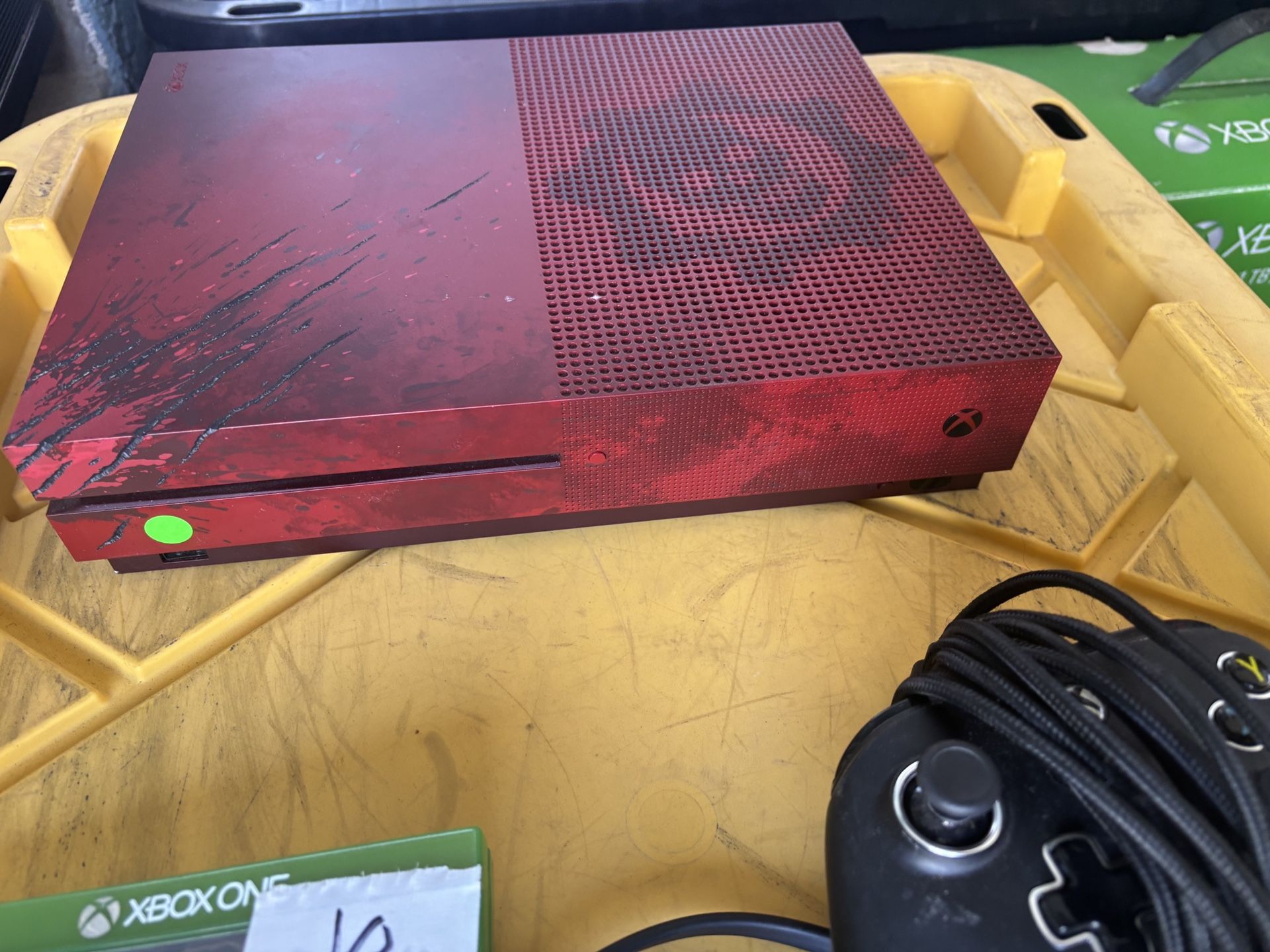 Xbox One S Gears Of War Edition