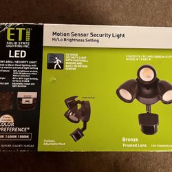 New….. 240 Degree LED Motion Sensor Light Outdoor Bronze 3 Head Flood Security. Light 1800 to 3600 Lumens Driveway Walkway.
