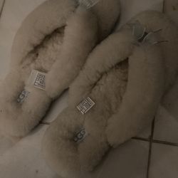 Brand New Women’s Size 11 Ugg Slippers 