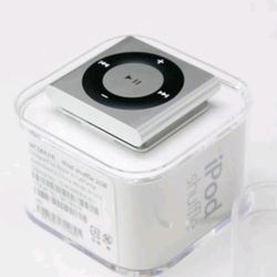 Apple iPod Shuffle 2GB (4th Generation) Model-A1373 Silver NEEDS NEW BATTERY SOLD AS-IS FOR PARTS/ REPAIR ONLY 
Apple iPod Shuffle 2GB (4th Generation