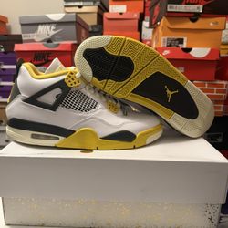 Jordan Retro 4 “Vivid Sulfur”