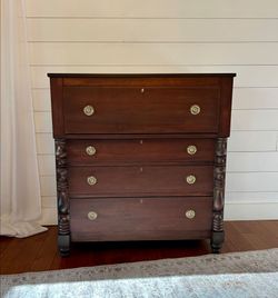 Empire dresser