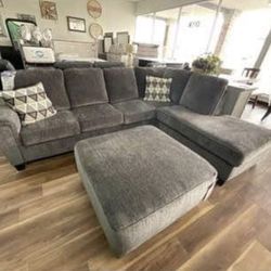 New Ashley Brand Gray Sectional Sofa Couch *Ottoman Sold Separately* 