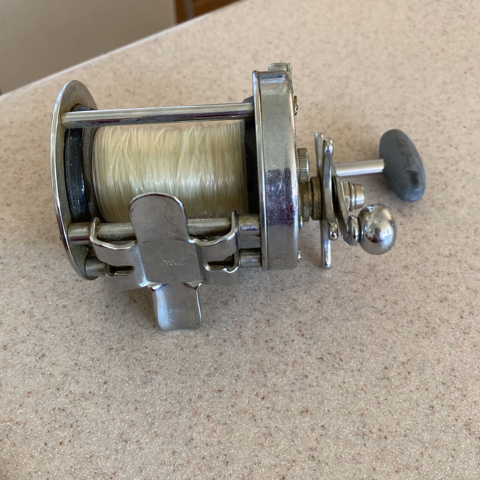 Vintage Shakespeare /service 1946 M  Model EH Fishing Reel  