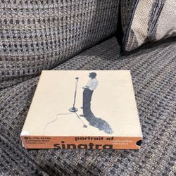 2 Compact Disc Frank Sinatra. In excellent condition.