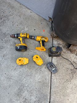 DeWalt 18V Cordless Drill Set with Batteries and Charger