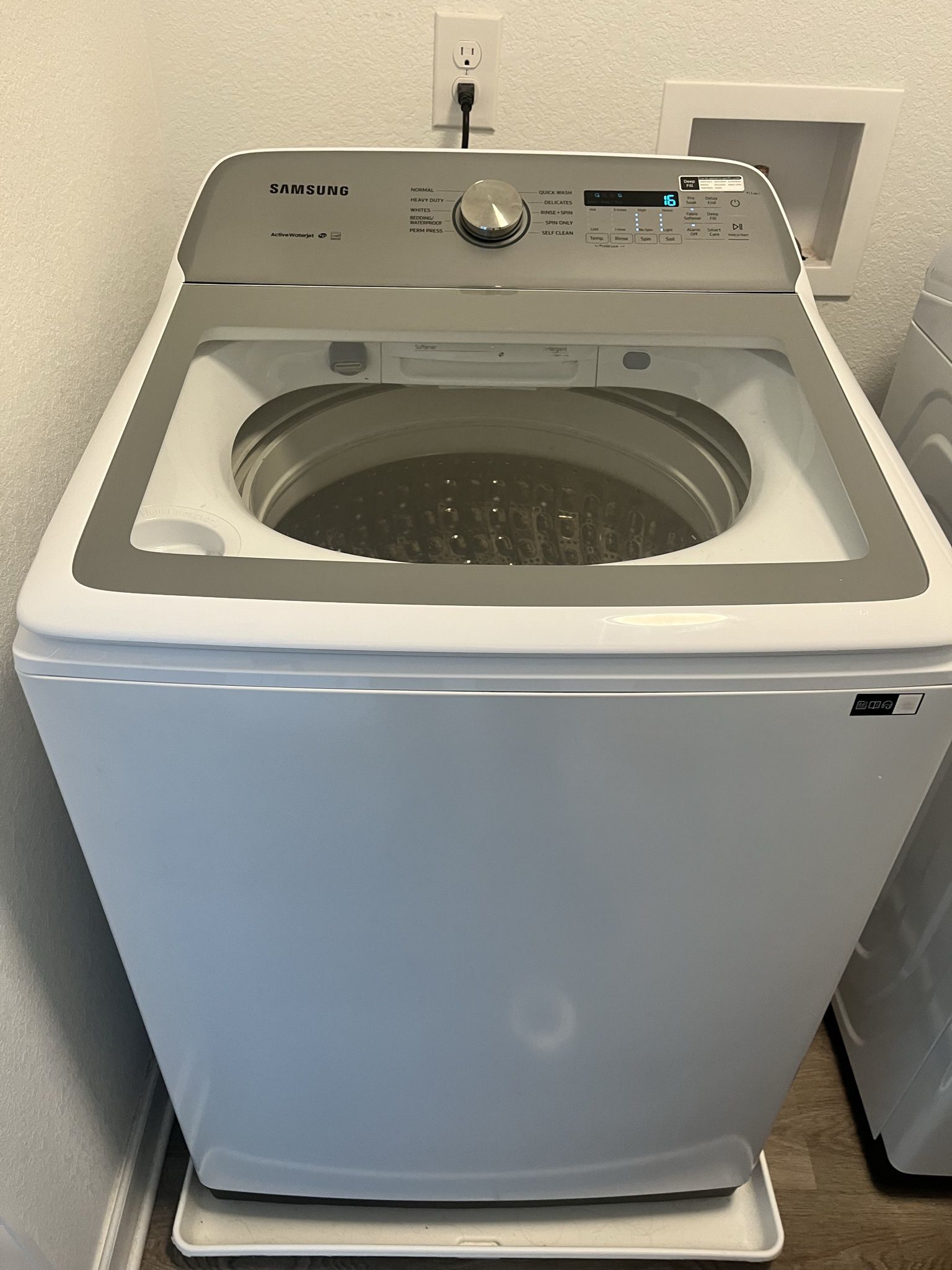 7.5 CU Samsung Washer & Dryer