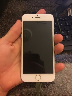 IM LOOKING FOR AN UNLOCKED IPHONE 7 $$$