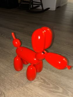 Squeake The Balloon Dog