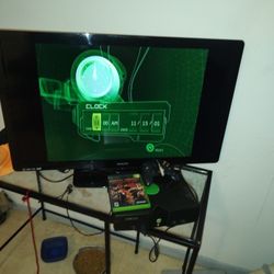 Xbox Original And 45 Inch Phillips Led TV Bundle Deal 150$ For Both Work Good And Are Taken Care Of 