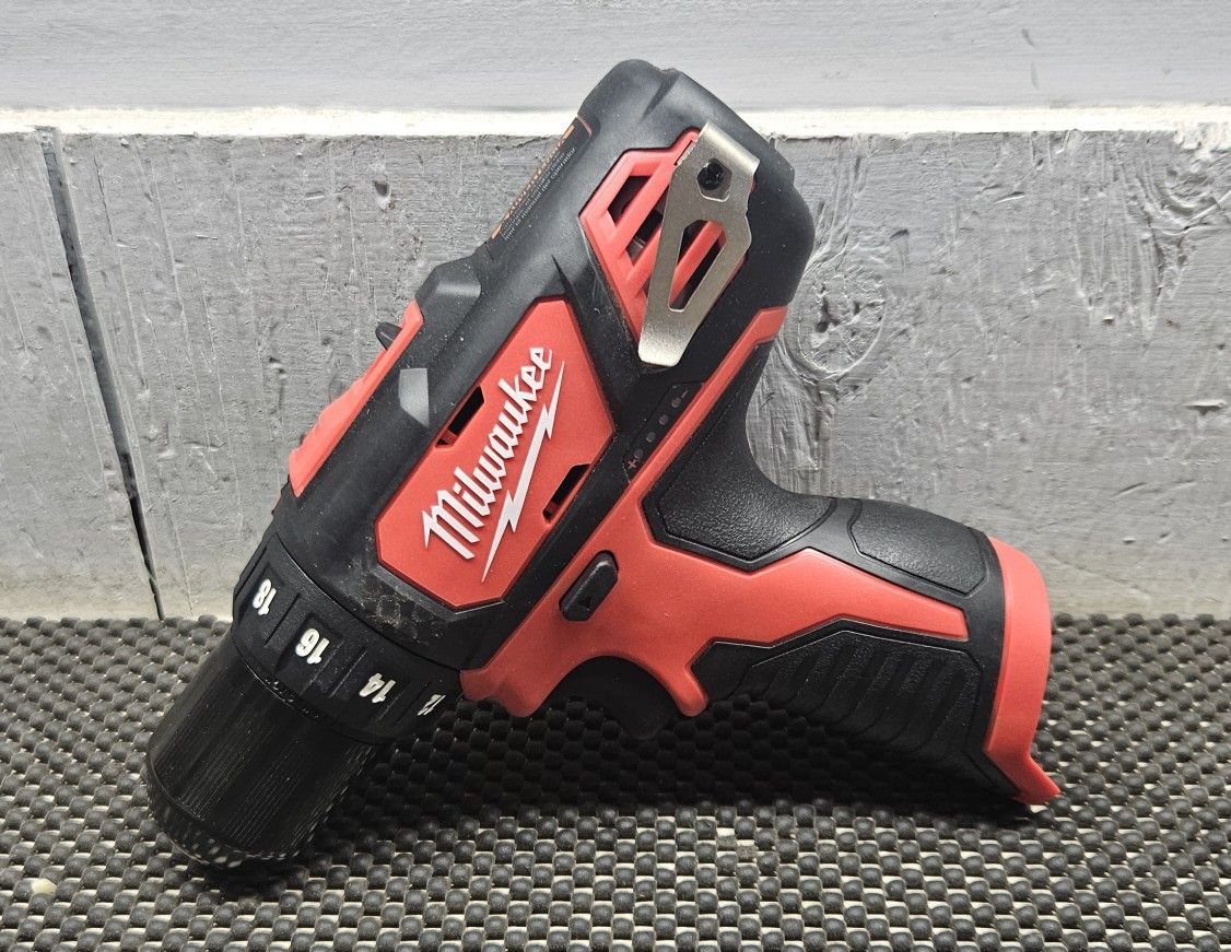 
Milwaukee
Drill/Driver