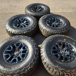 17" ford bronco raptor black oem wheels and tires 