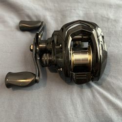 Lunkerhunt Baitcaster, Left Handed 6:6:1 GR