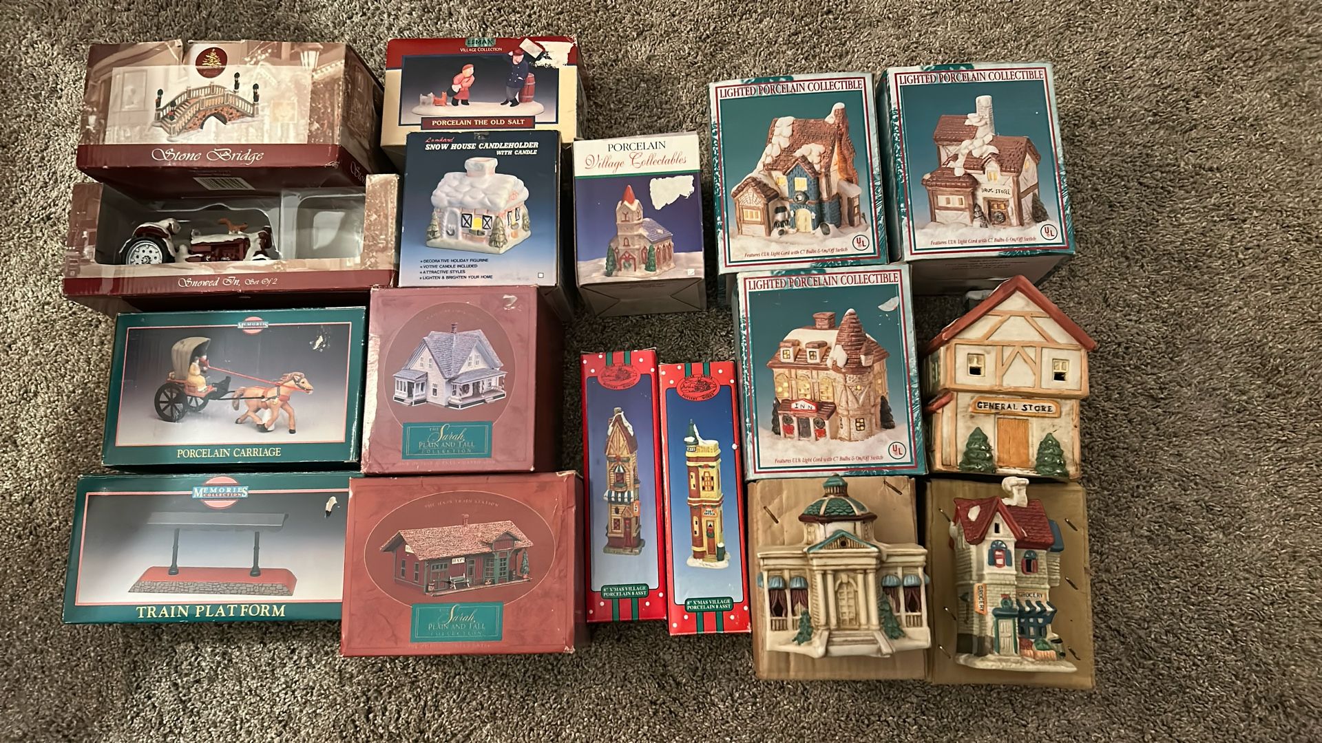17 Misc. Assorted Christmas Village Pieces No Light Cords