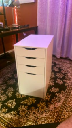 Night stand 4 drawers