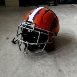 Schutt F7 VTD Medium (chinstrap does not come with)
