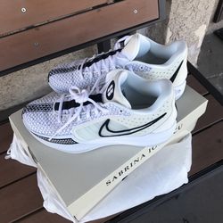 New unisex Sabrina one shoes men size 8.5 woman size 10