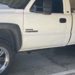 Chevy Hood / Fenders /tailgate /door Panels/hitch 