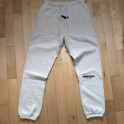 Essential Sweats Cuffed 