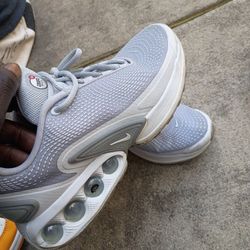 Size 7 Air max 