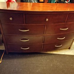 Dresser With Mirror