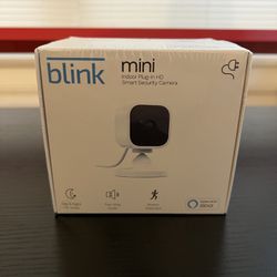 Blink Mini - Compact indoor plug-in smart security camera, 1080p