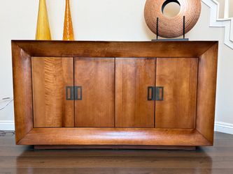 Beautiful 5-Ft Wood Sideboard / Buffet Credenza – Excellent Condition