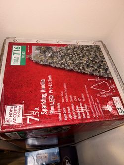 Home Accents Holiday 7.5 ft Sparkling Amelia Pre-Lit Tree