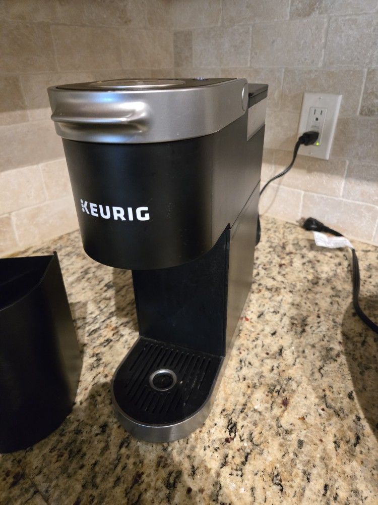 KEURIG Coffee Maker $20 or Best Offer