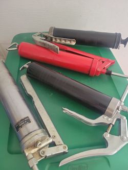 4 grease guns all for 10 bucks