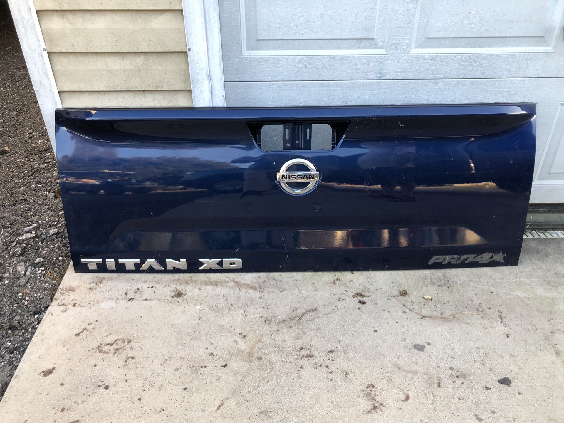 20162017 Nissan Titan XD tailgate all models (93400EZ01A) for Sale in